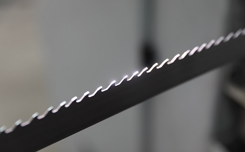 新余双金属带锯条产生切削噪音的原因具体有哪些？